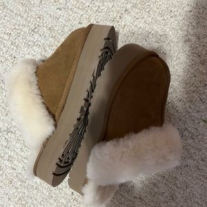 COPY - ugg disquette platform slippers